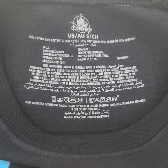 Disney Snow White Evil Queen Just One Bite sweatshirt black Size small Halloween - Picture 6 of 6